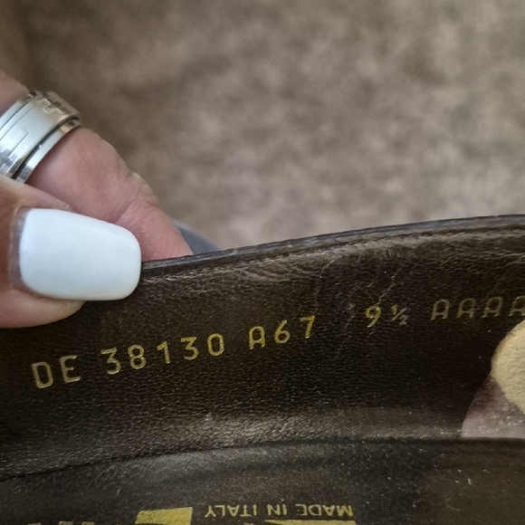 Salvatore Ferragamo Women's Black and Brown Loafers - Picture 8 of 9